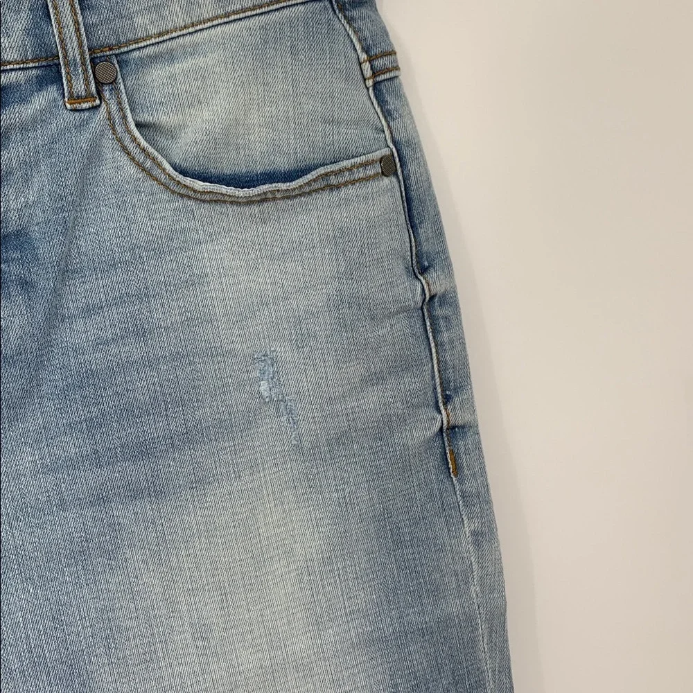 Cabi Austin denim jean shorts blue long Bermuda distressing stretch light new 2